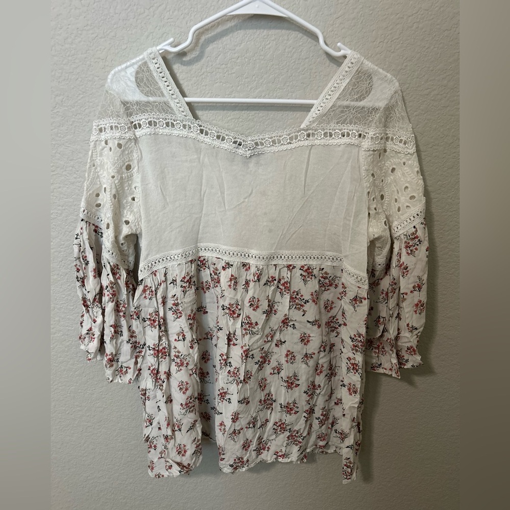 VICI Floral Lace Boho Blouse Size Medium Spring Summer Top - Picture 6 of 6
